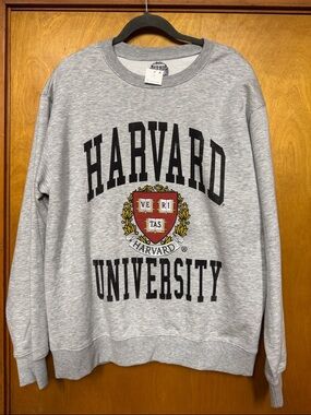 Harvard University NEW men’s Large L Gray Crewneck Sweatshirt Crest embroidered